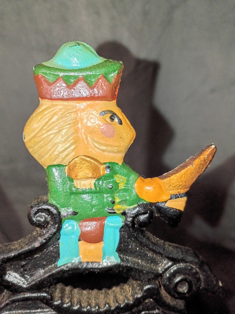 Vintage Cast Iron Paul Revere Nutcracker With Red Wood Base 7x5.5 In EUC - Picture 8 of 13